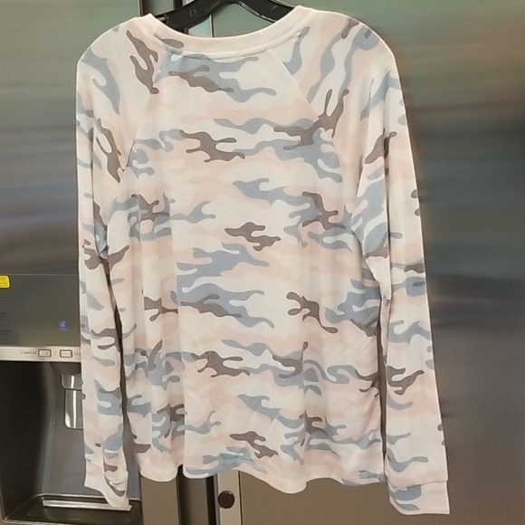 💕PJ SALVAGE💕 Long Sleeve Printed Raglan Top Camo - Picture 4 of 9